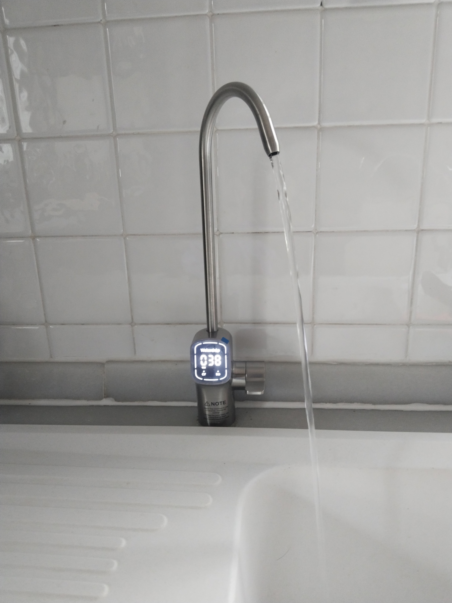 Grifo de cocina instalado en vivienda de Alicante