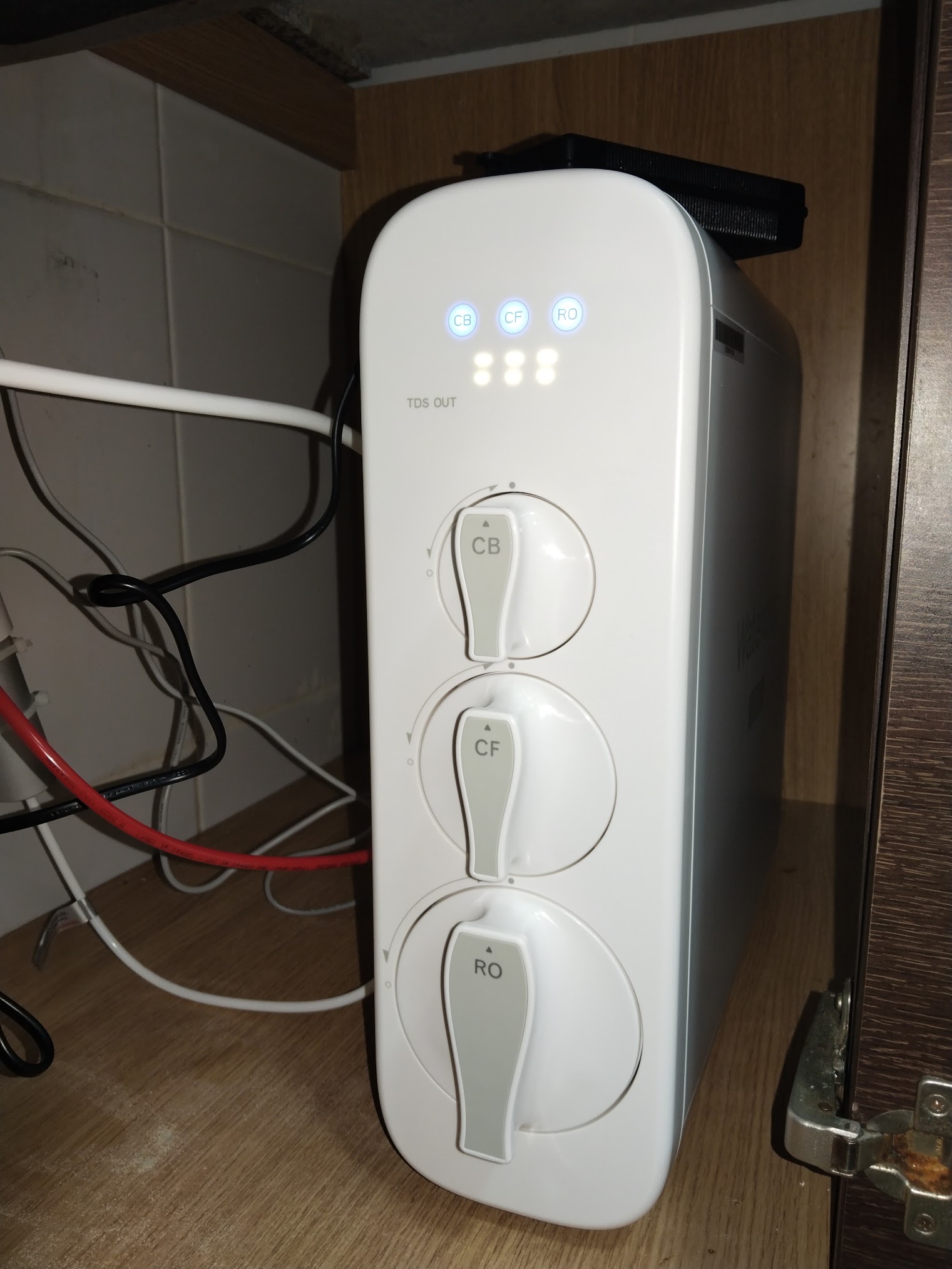 Equipo de ósmosis Philips instalado en cocina