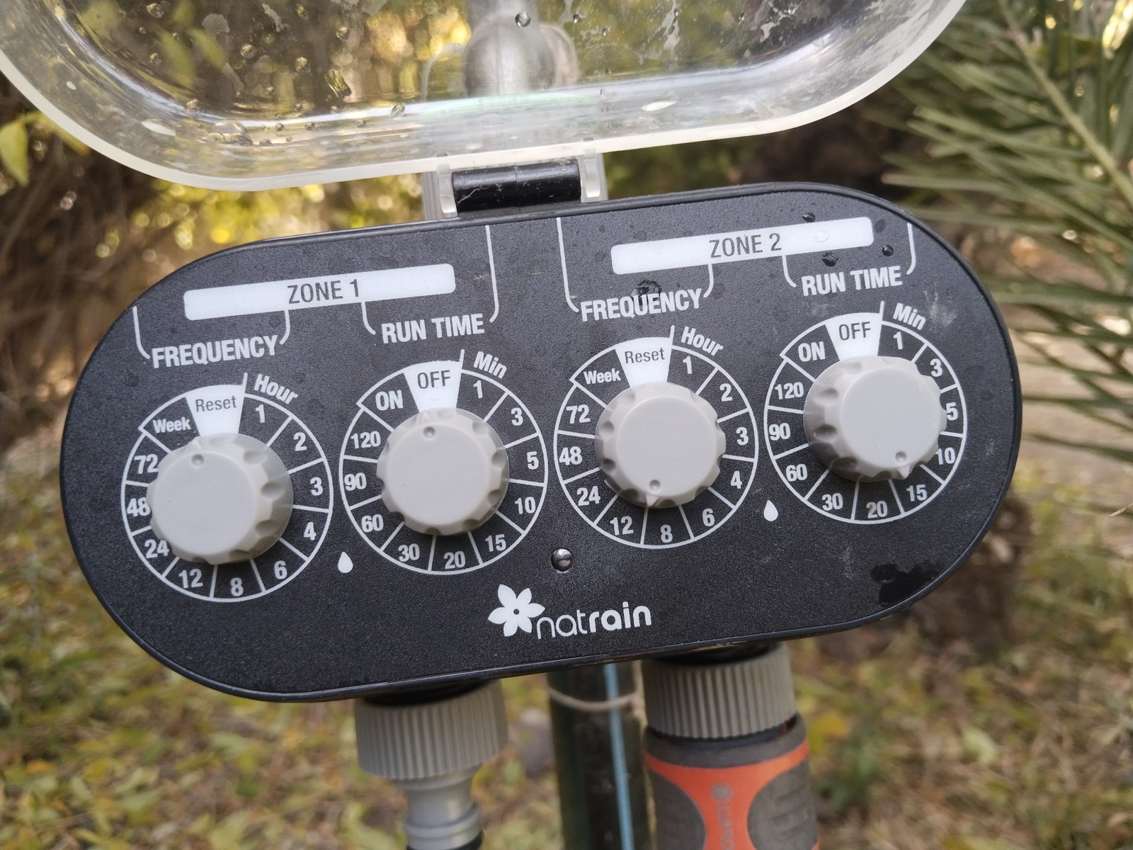 Programador Natrain de dos zonas para ajustar frecuencia y duración del riego